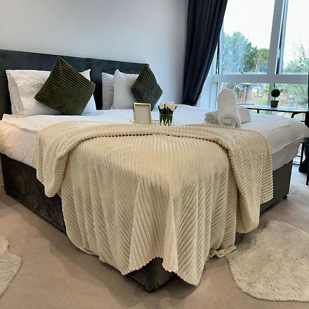 Kayz Lodge- Luxury Ensuite-Private & Shared Accommodation In A New House At The Olympic Village Overlooking Stratford Westfield And Tube Station Londres Exterior foto